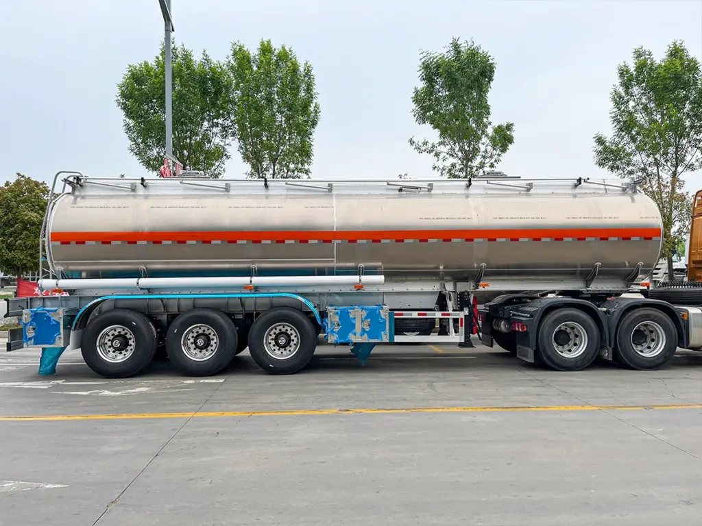 3-axle liquid tanker semi trailer side view with large cylindrical tank