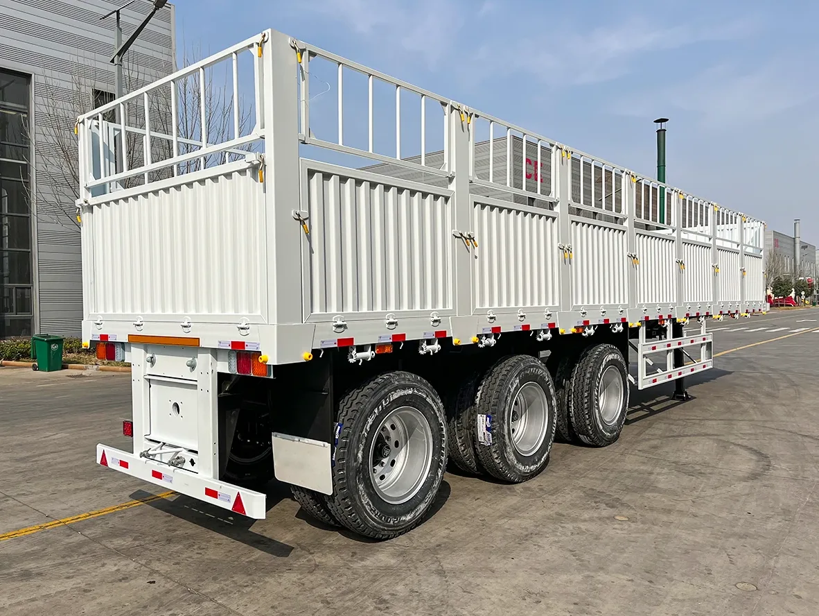 Heavy-duty livestock fence semi trailer with cage-style rails for cattle transport on African corridors